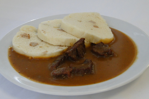 Burgundská hovězí pečeně, knedlíky * 1,3,9