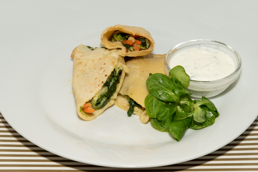 Crepes se špenátem a zeleninou, dresing * 1,3,7,9