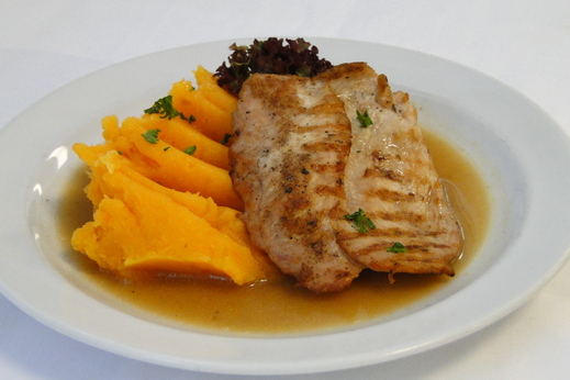 Grilovaný krůtí steak, bramborovo-mrkvové pyré * 1,7