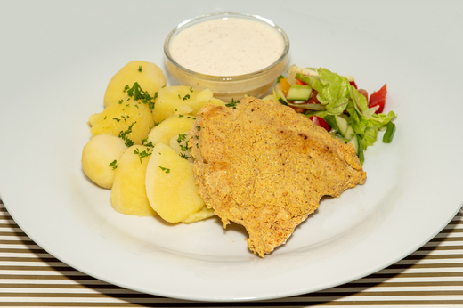 Krůtí prsa Tandoori masala, brambory, salát * 3,7