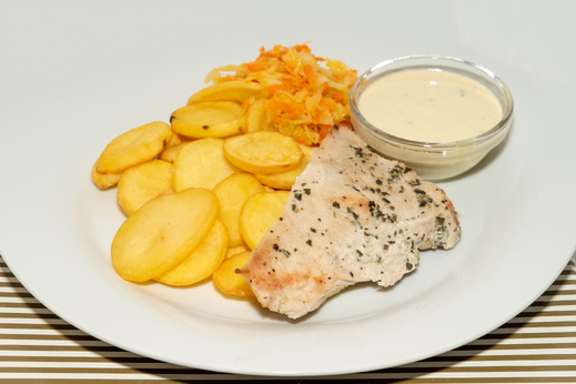Krůtí steak s hořčičným dipem, tolárky * 7,10