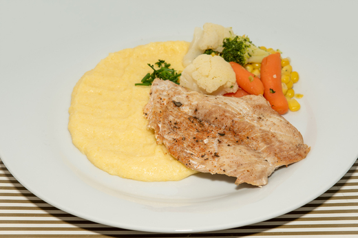 Krůtí steak s teplou zeleninou a polentou * 7