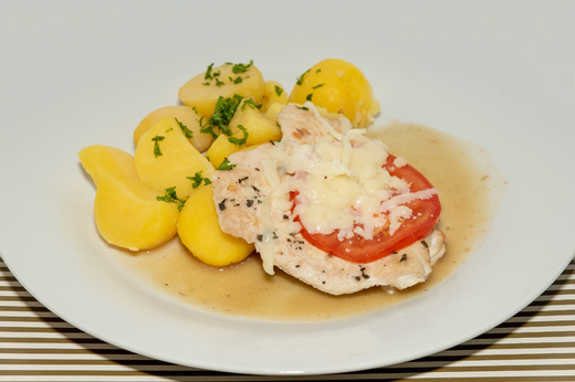 Krůtí steak zapečený, brambory * 1,7