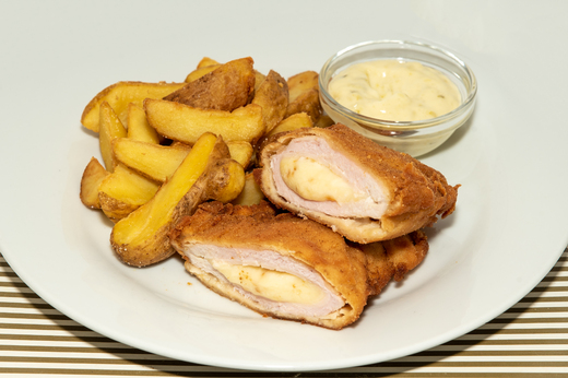 Vepřové Cordon bleu, am. brambory  * 1,3,7,10